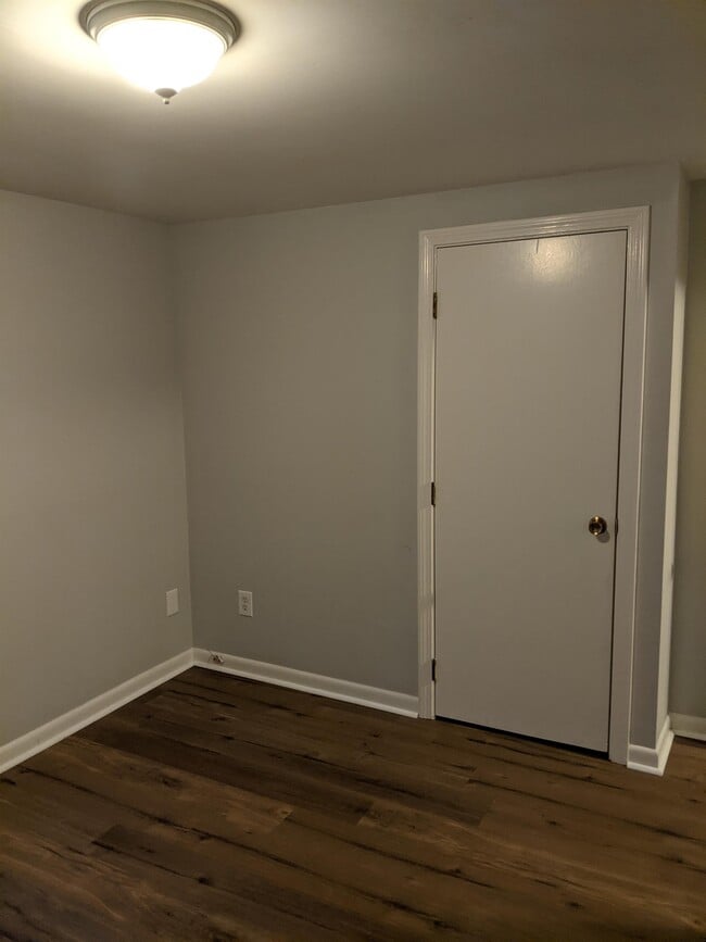 Building Photo - 64 Center St