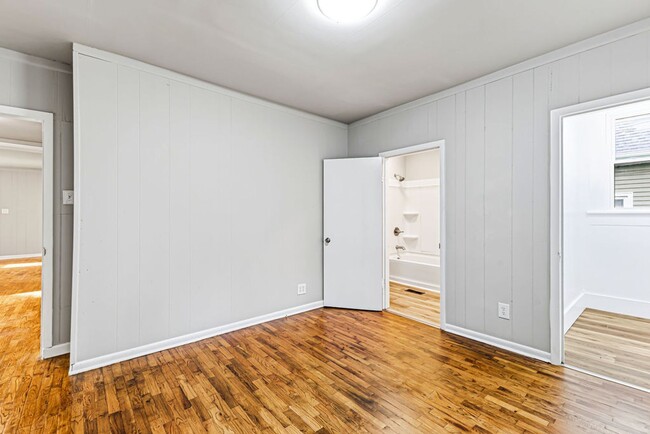 Building Photo - Remodeled 2-Bedroom Home in Saint Joseph with Off-Street Alley Parking