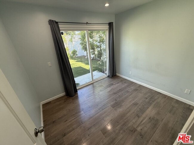 Building Photo - 7512 Jamieson Ave