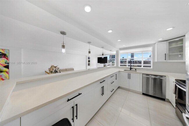 Building Photo - 600 Parkview Dr