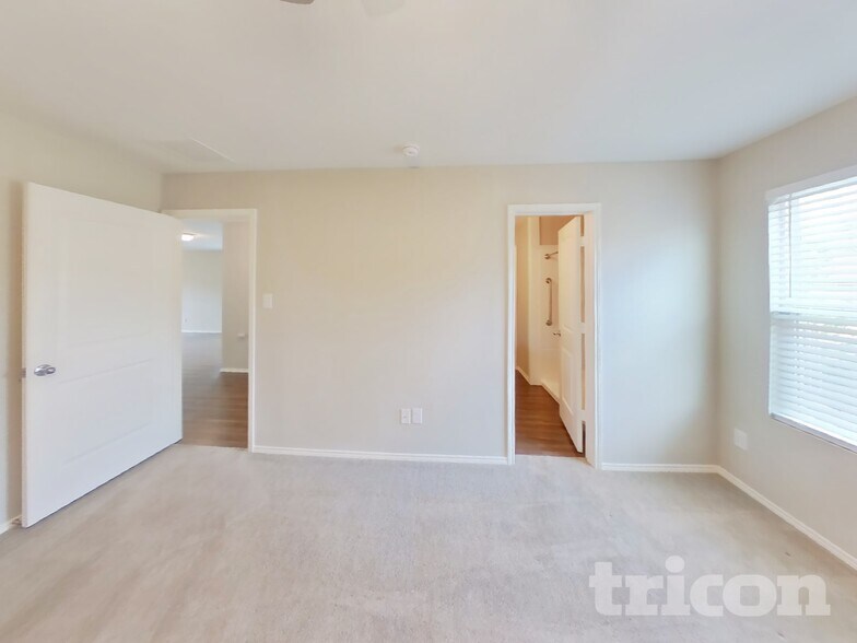 Building Photo - 5668 McClelland St