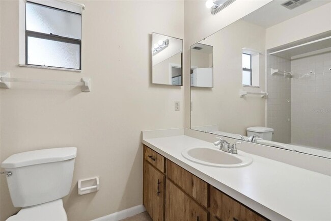 Building Photo - 754 Summerland Dr
