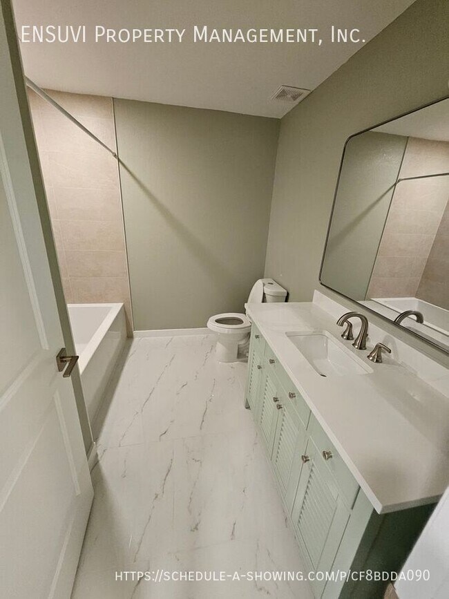 Building Photo - 1018 Spindle Palm Way