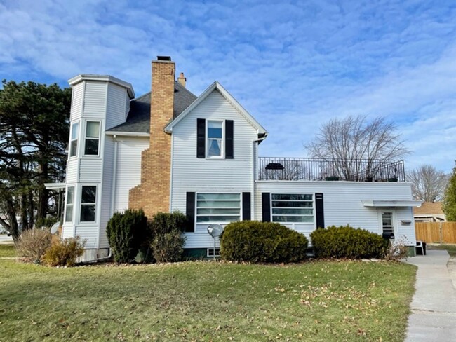 Building Photo - 2707 Forest Ave
