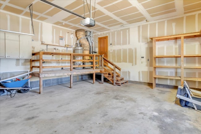 Building Photo - 21179 Hemlock St