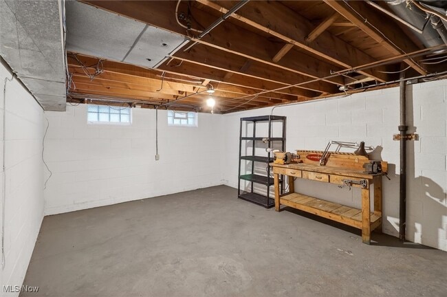 Building Photo - 5969 Marra Dr