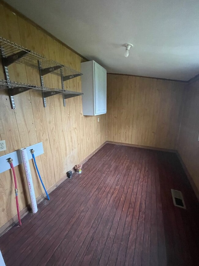Building Photo - Welcome to this charming 2 bedroom, 1 bathroom home in Gastonia, NC.