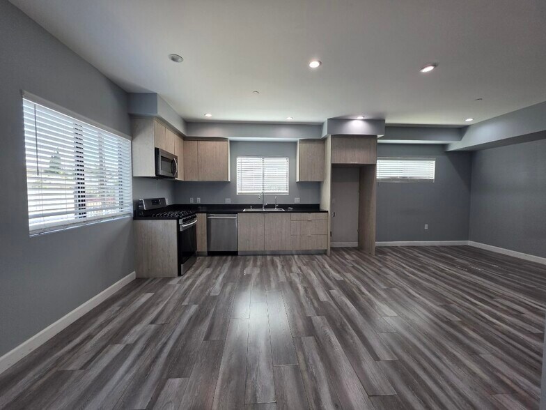 Building Photo - 6824 Ben Ave