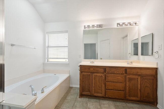 Building Photo - 4111 Kite Ln