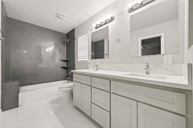 Building Photo - 7739 Antoine Dr