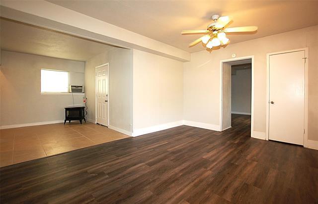 Building Photo - 407 S Bois D'Arc St