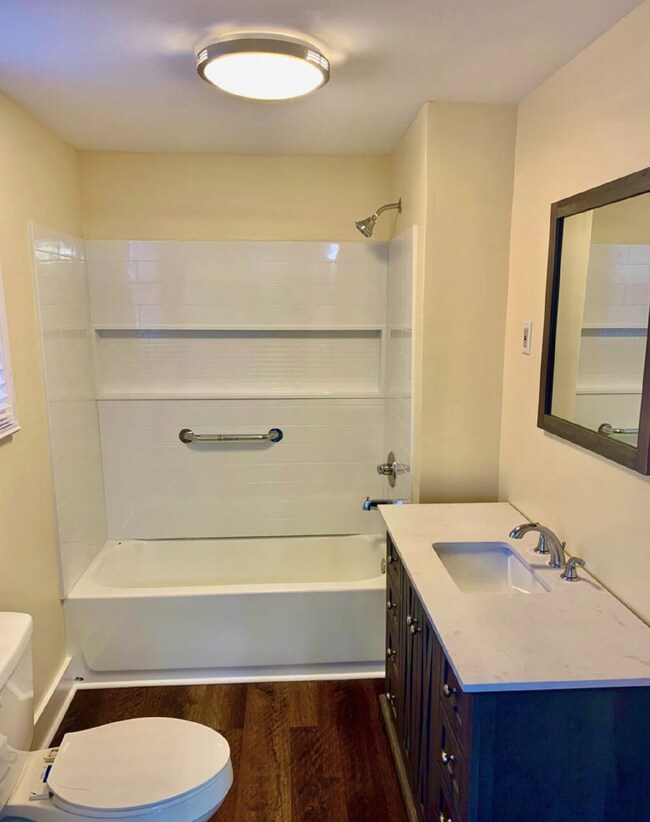 Building Photo - 1709 Cass St