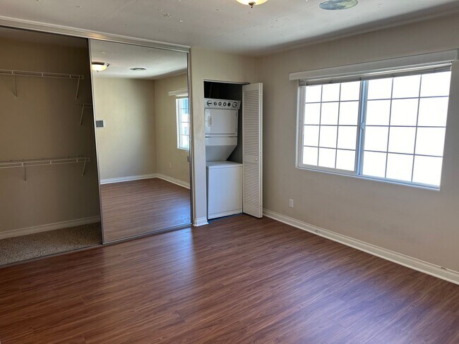 Building Photo - 1 Bedroom for Rent in Normal Heights!