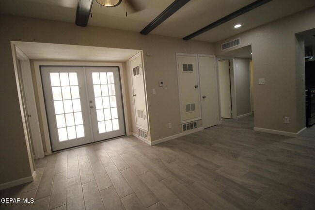 Building Photo - 3125 Wayside St