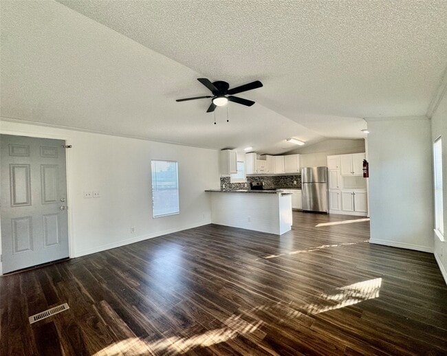 Building Photo - 1007 Spooner St