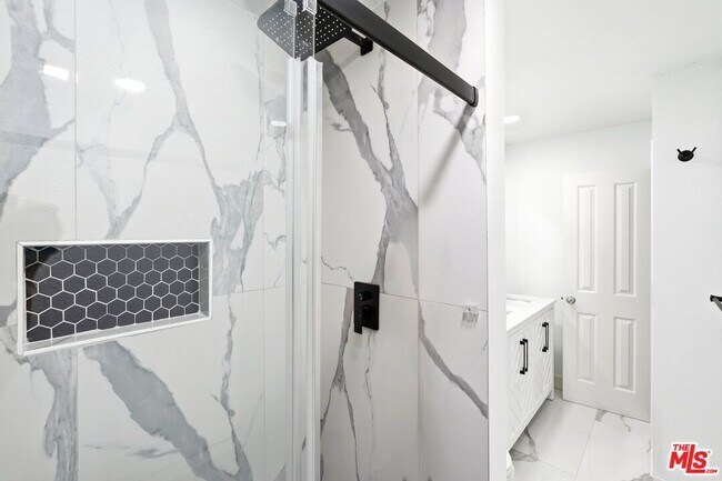 Building Photo - 320 Hermosa Ave