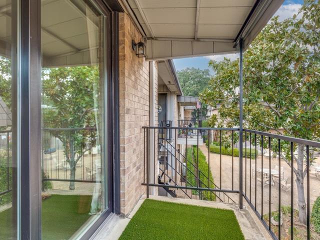 Building Photo - 10216 Regal Oaks Dr