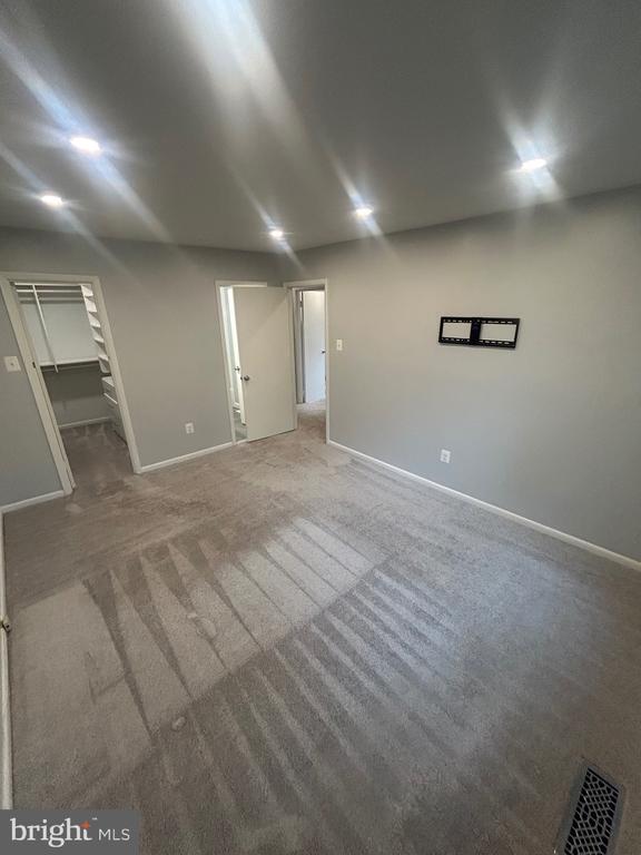 Building Photo - 9574 Standon Pl