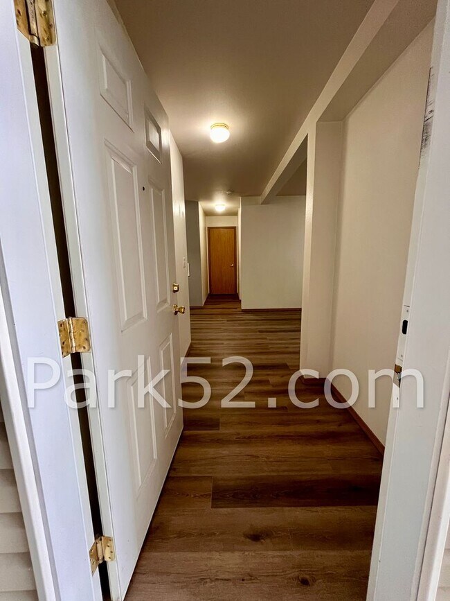 Building Photo - $300 Off First Full Month! 1 Bedroom 1 Bathroom - Ground Floor - Bonney Lake Condo - #D2