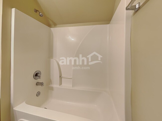 Building Photo - 4809 Wheatfield Dr