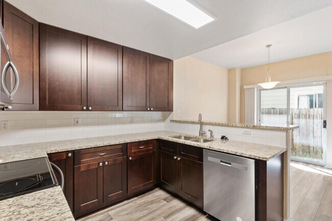 Building Photo - 913 Samuel Point