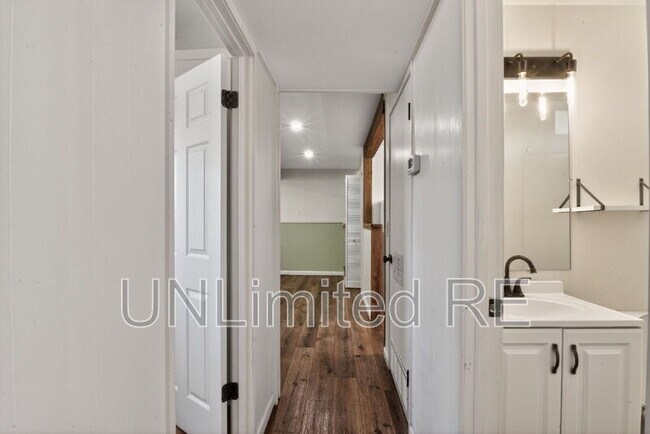 Building Photo - 3550 N Jamison Blvd