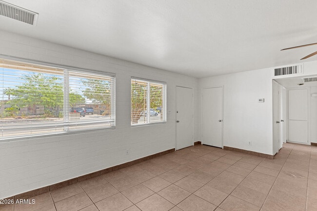 Building Photo - 2246 W Sierra St