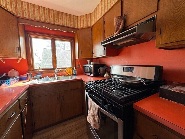 Building Photo - 631 Walnut St