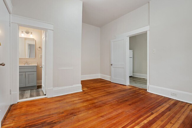 Building Photo - Trinity Park in Durham!