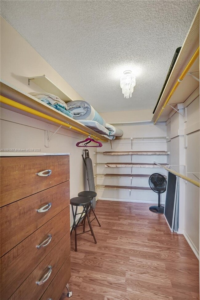 Building Photo - 1833 S Ocean Dr