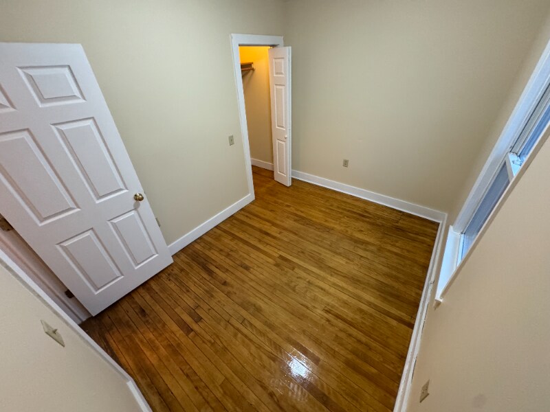 Building Photo - 7 Second St