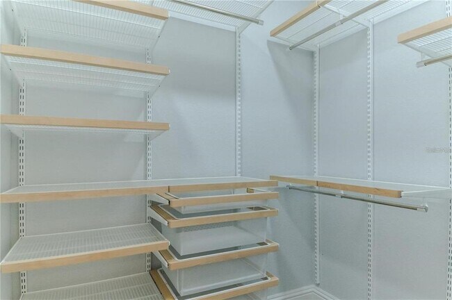 Building Photo - 13125 Casabella Dr