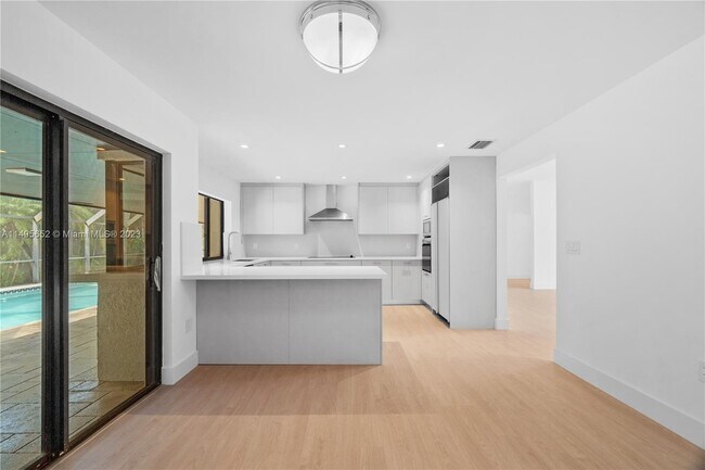 Building Photo - 5254 NW 94th Doral Pl
