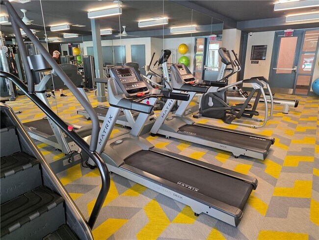 Building Photo - 775 Juniper St NE