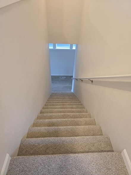 Building Photo - 173 N 7th Ave