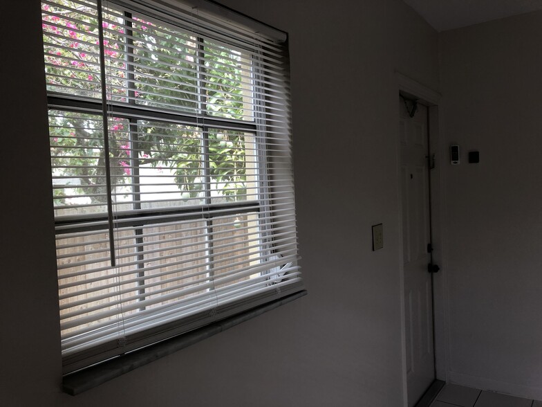 Building Photo - 230 SW 51st Ave