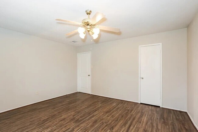 Building Photo - 6830 Kearney Dr