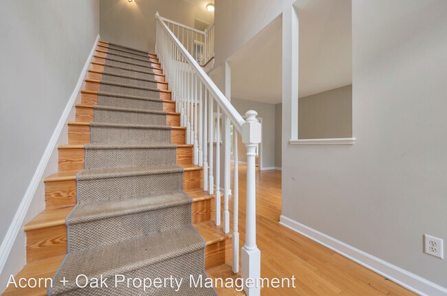 Building Photo - 4 br, 2.5 bath House - 3 Chelan Ct