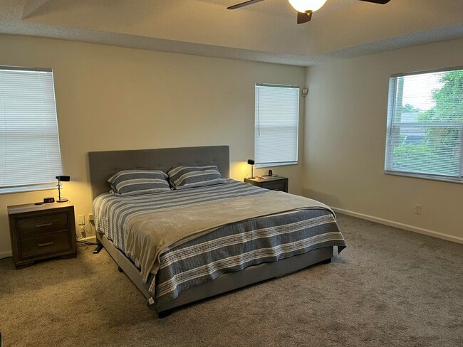 Building Photo - 9368 Fox Trot Ln