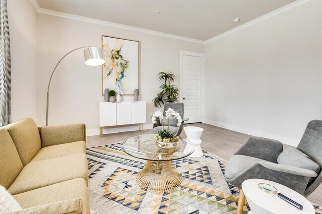 Building Photo - 907 Onyx-