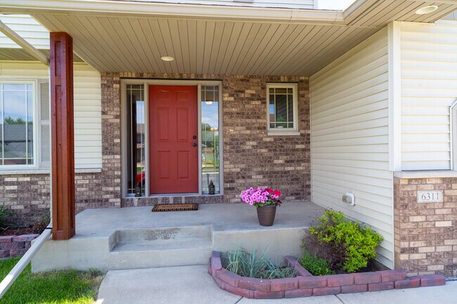 Building Photo - 6311 Fairway Dr NW