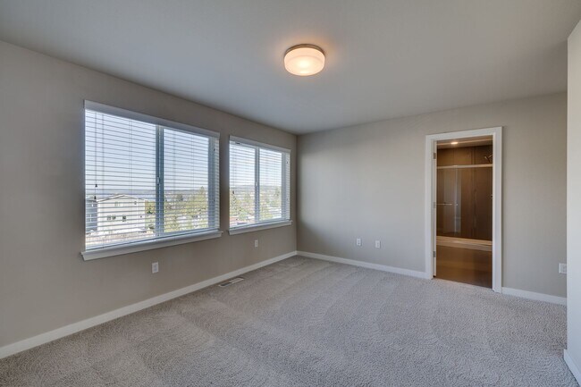 Building Photo - Stunning 4-Bedroom Home in Otani Gardens –...