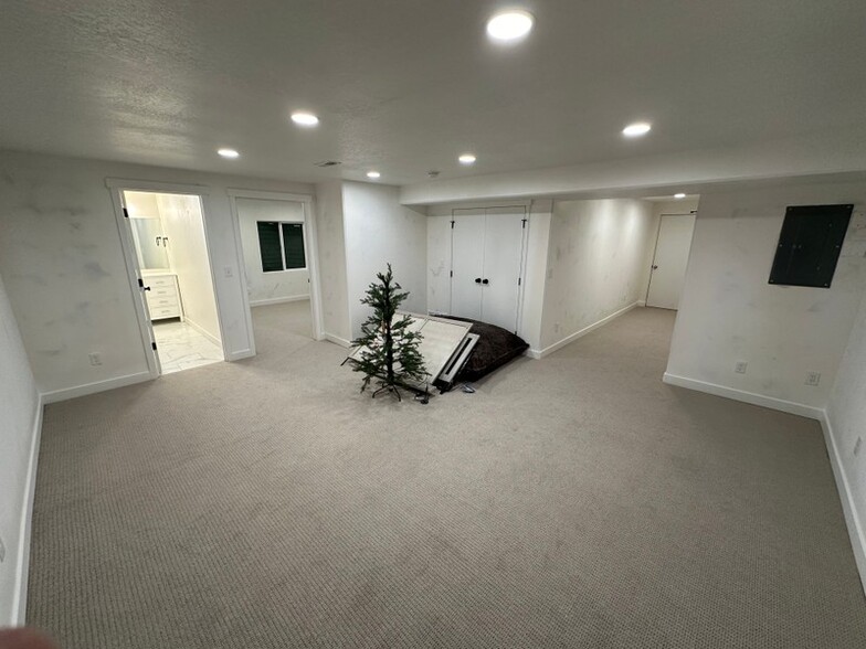 Building Photo - 583 N 260 E