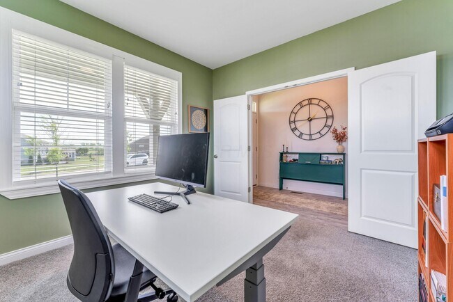 Building Photo - 8619 Landrace Dr