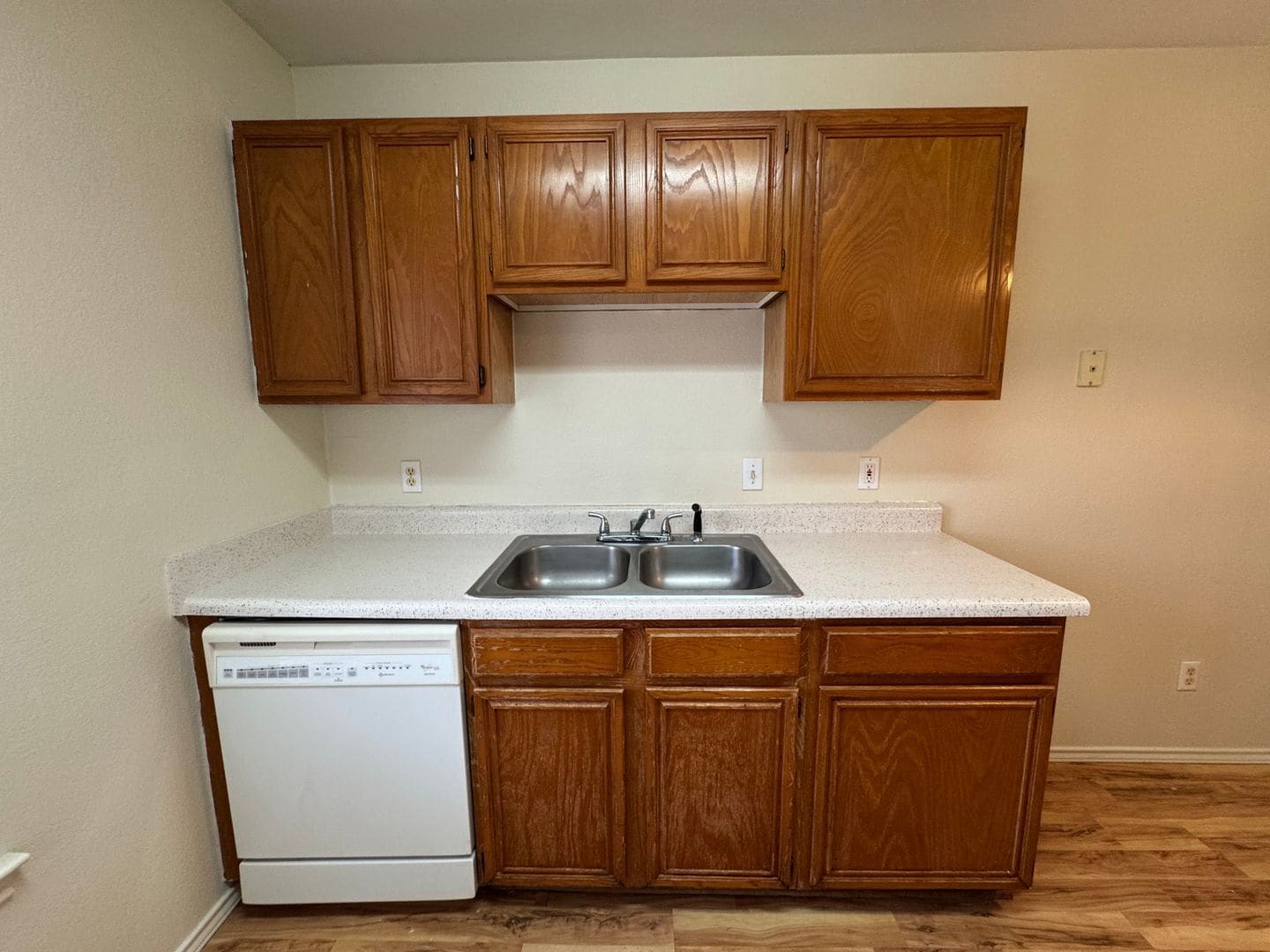 Building Photo - 1701 Benttree Dr