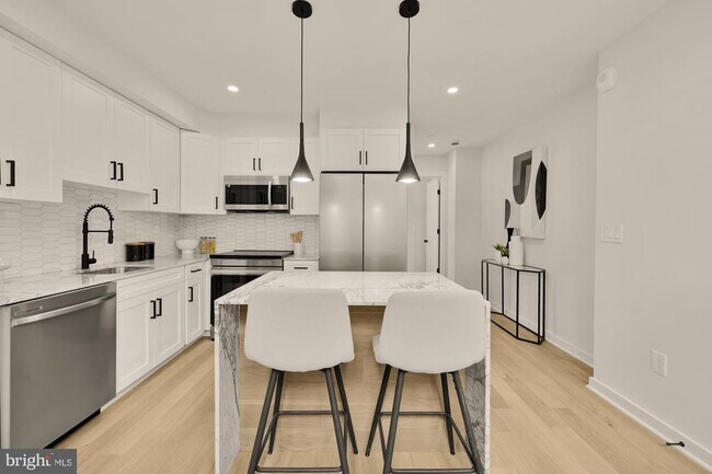 Building Photo - 2610 41st St NW