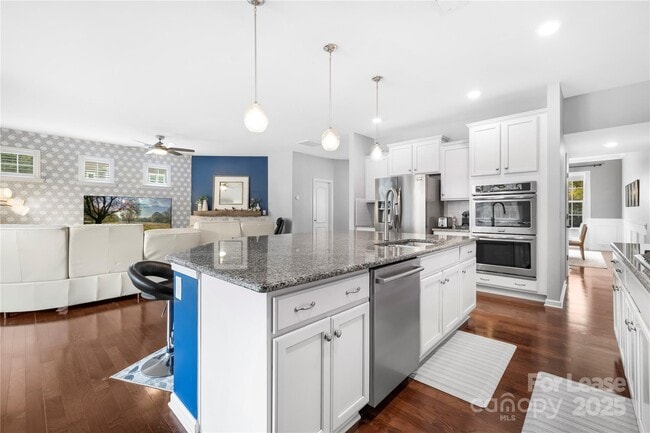 Building Photo - 5829 Dinsmore Ln