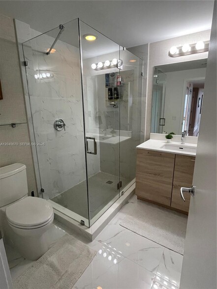 Building Photo - 16385 Biscayne Blvd