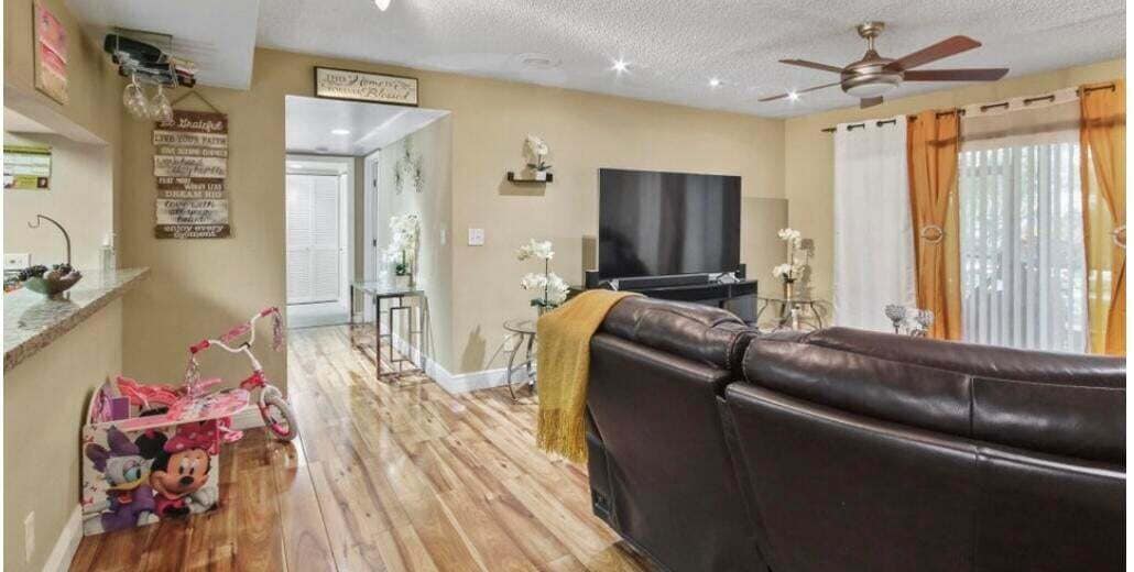 Building Photo - 7507 Greenlake Way