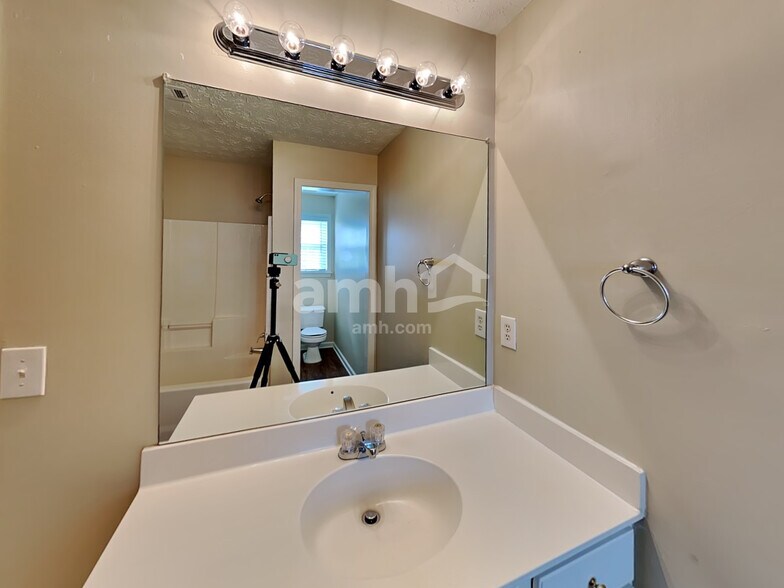 Building Photo - 5390 Spotted Fawn Ct